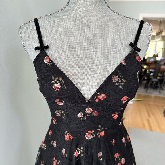 Disney Princess High Low Lace Overlay Black Floral Evening Dress Size XS - Picture 3 of 12